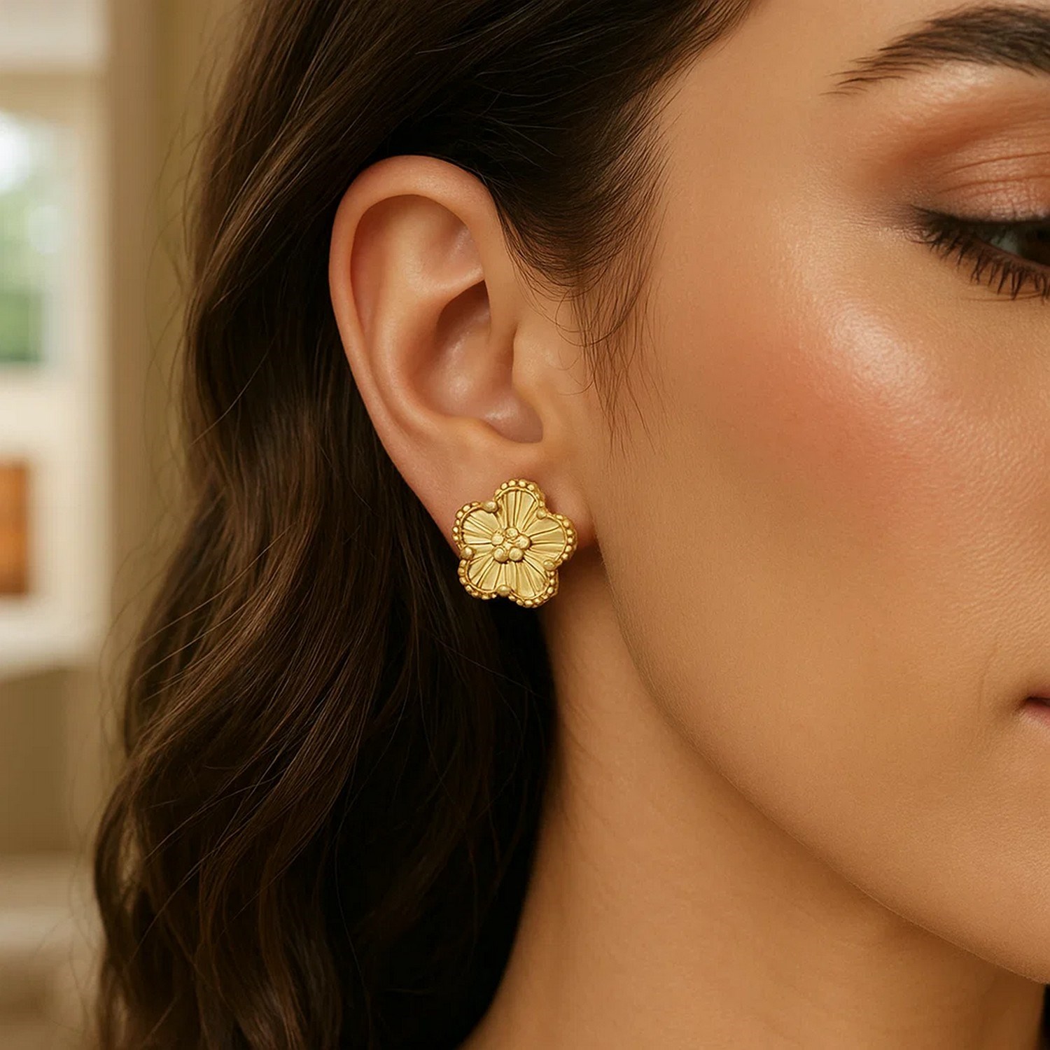 14K Yellow Gold Textured Daisy Earrings - Image 4