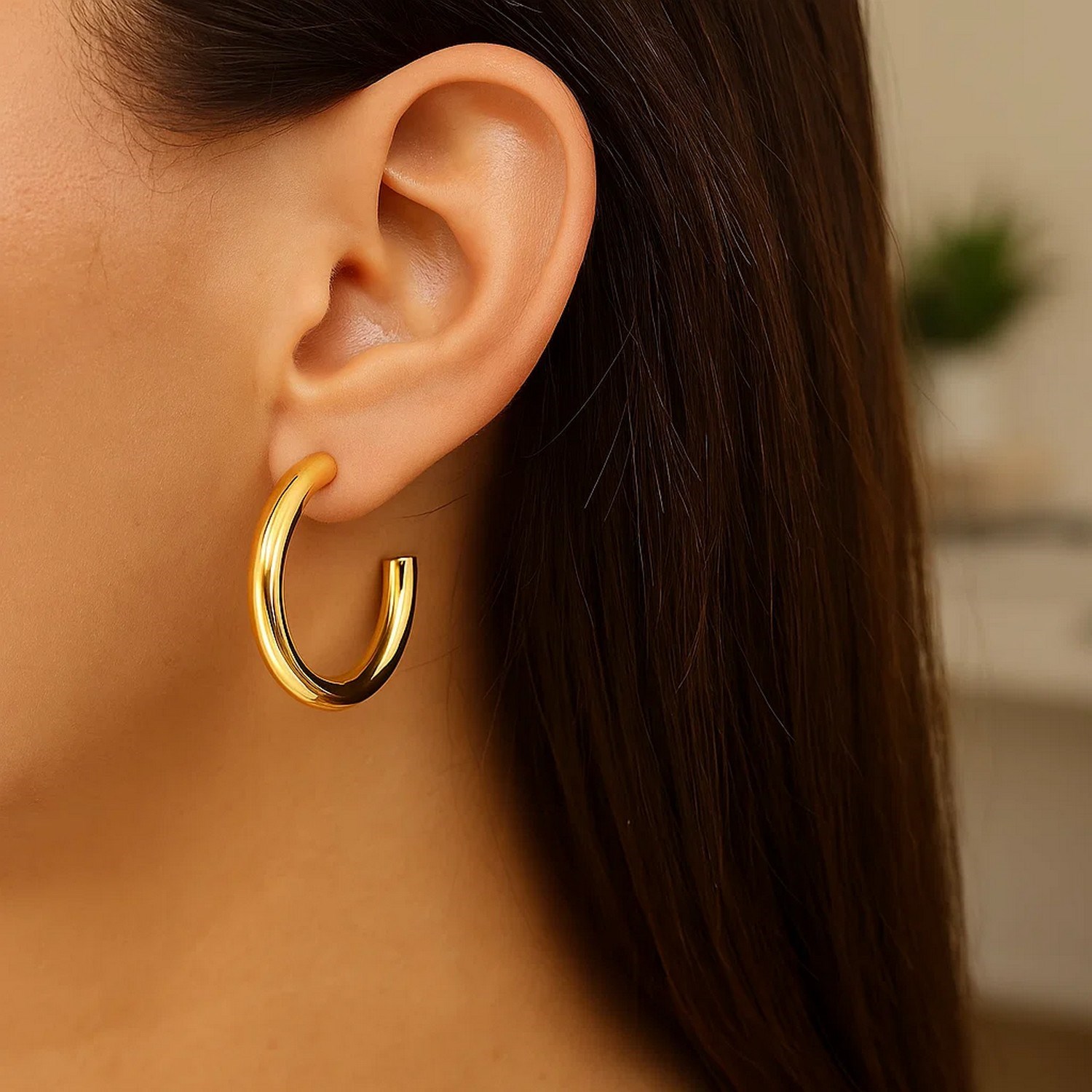 Round C Hoop Earrings in 14K Yellow Gold - Image 3